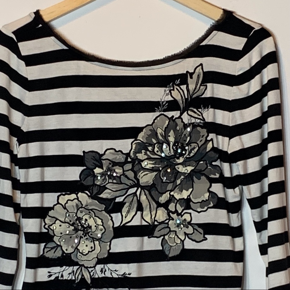 EUC White House Black‎ Market striped embroidered rhinestone embellished blouse - Picture 3 of 6